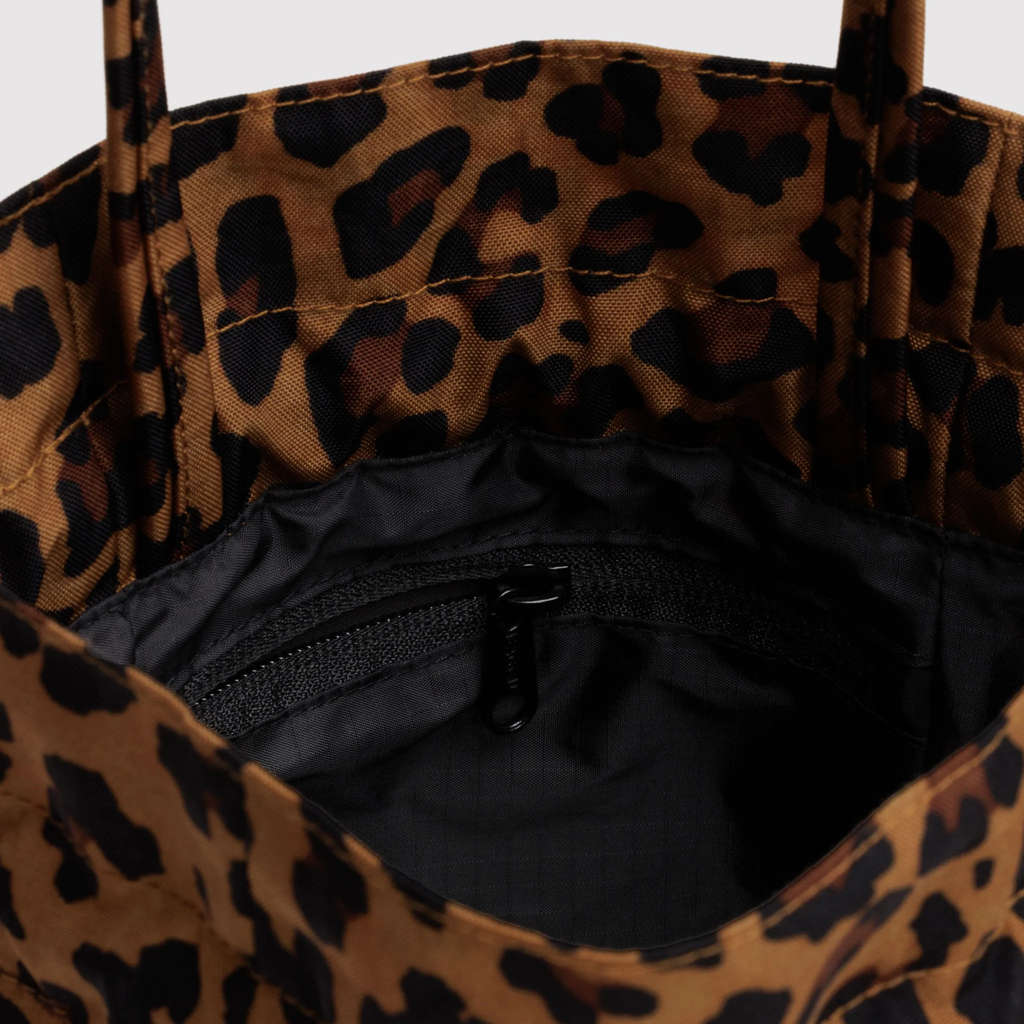 Nylon Drawstring Bag: Leopard - Image 3