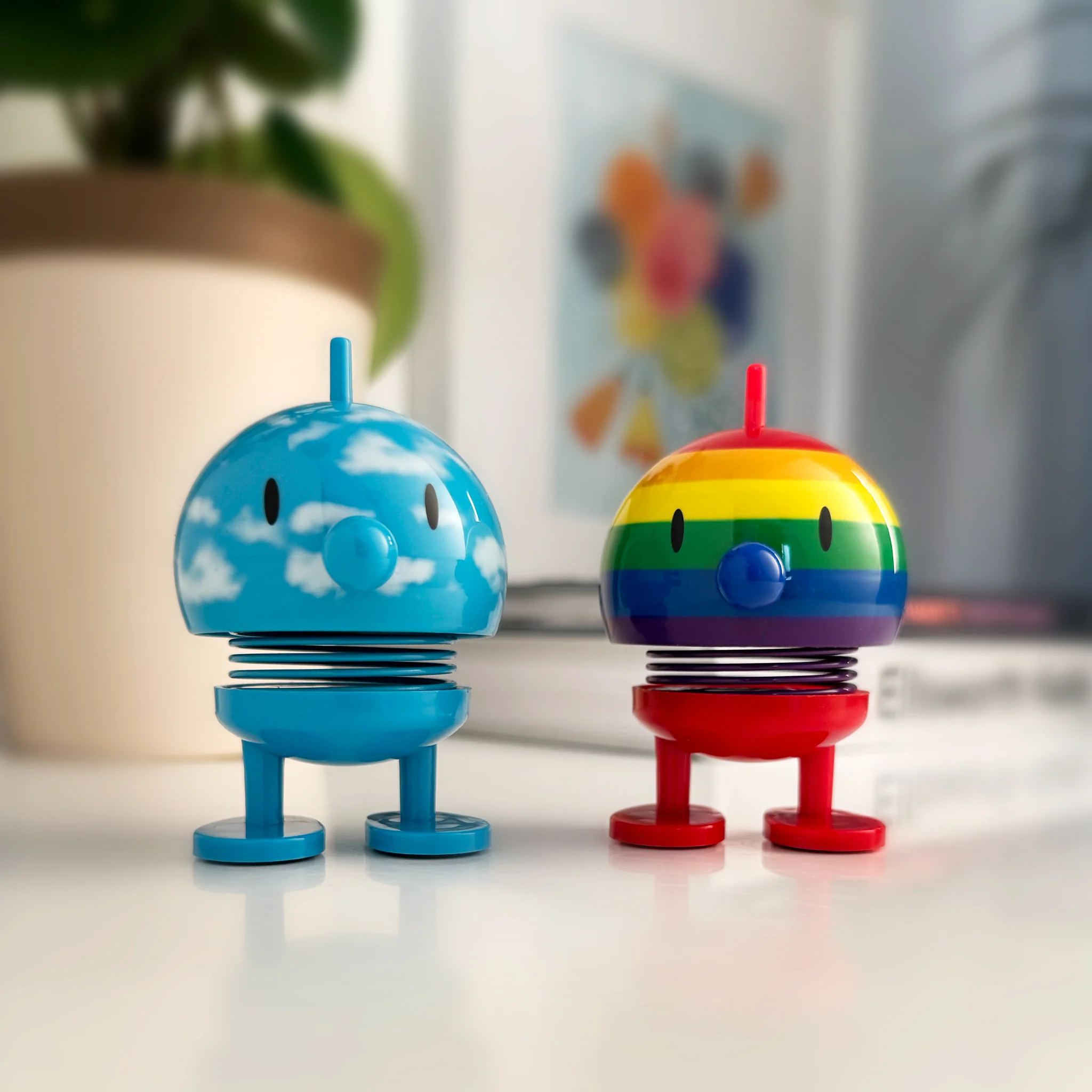 Hoptimist Small Rainbow Bumble - Image 3