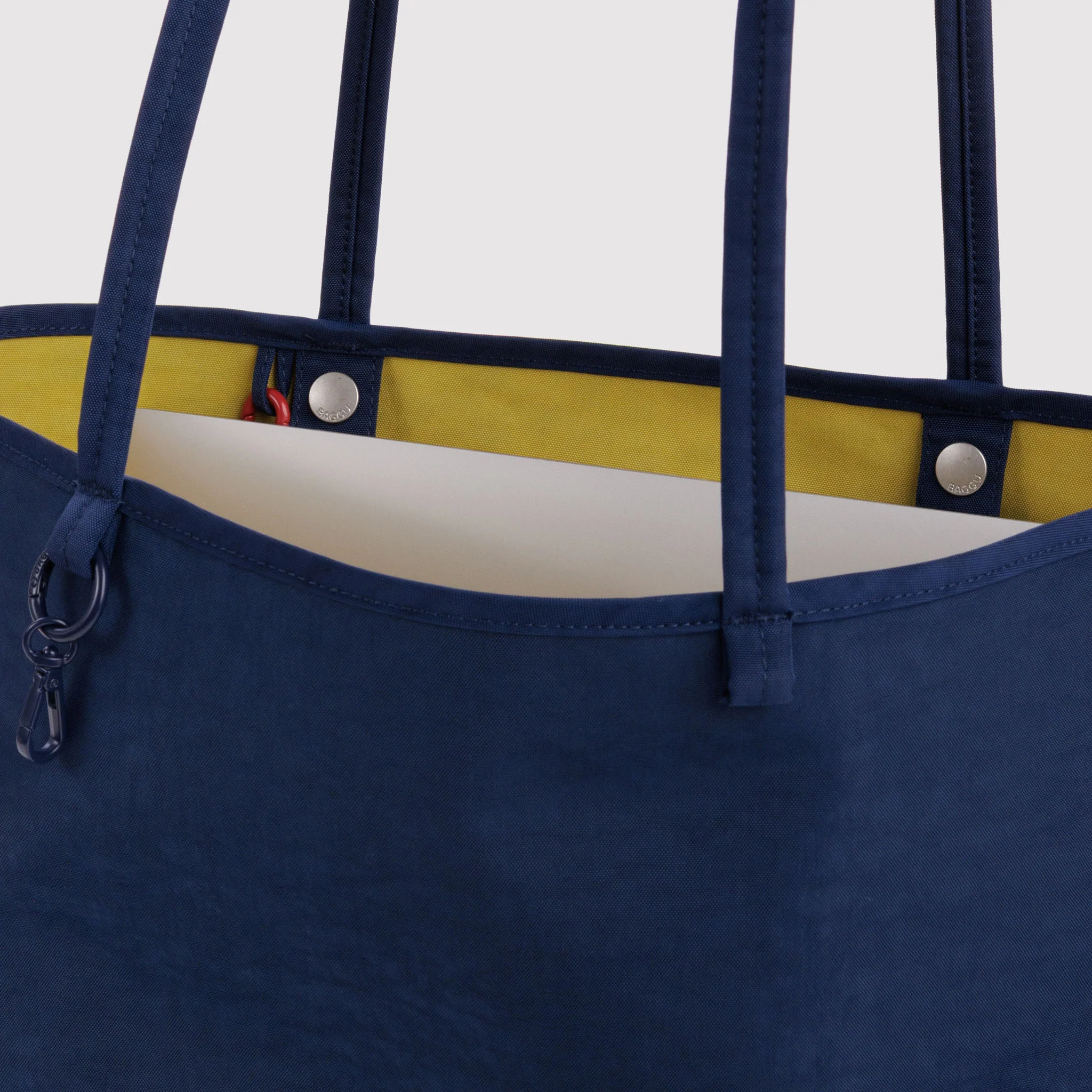 Medium Nylon Reversible Tote: Navy Mix - Image 5