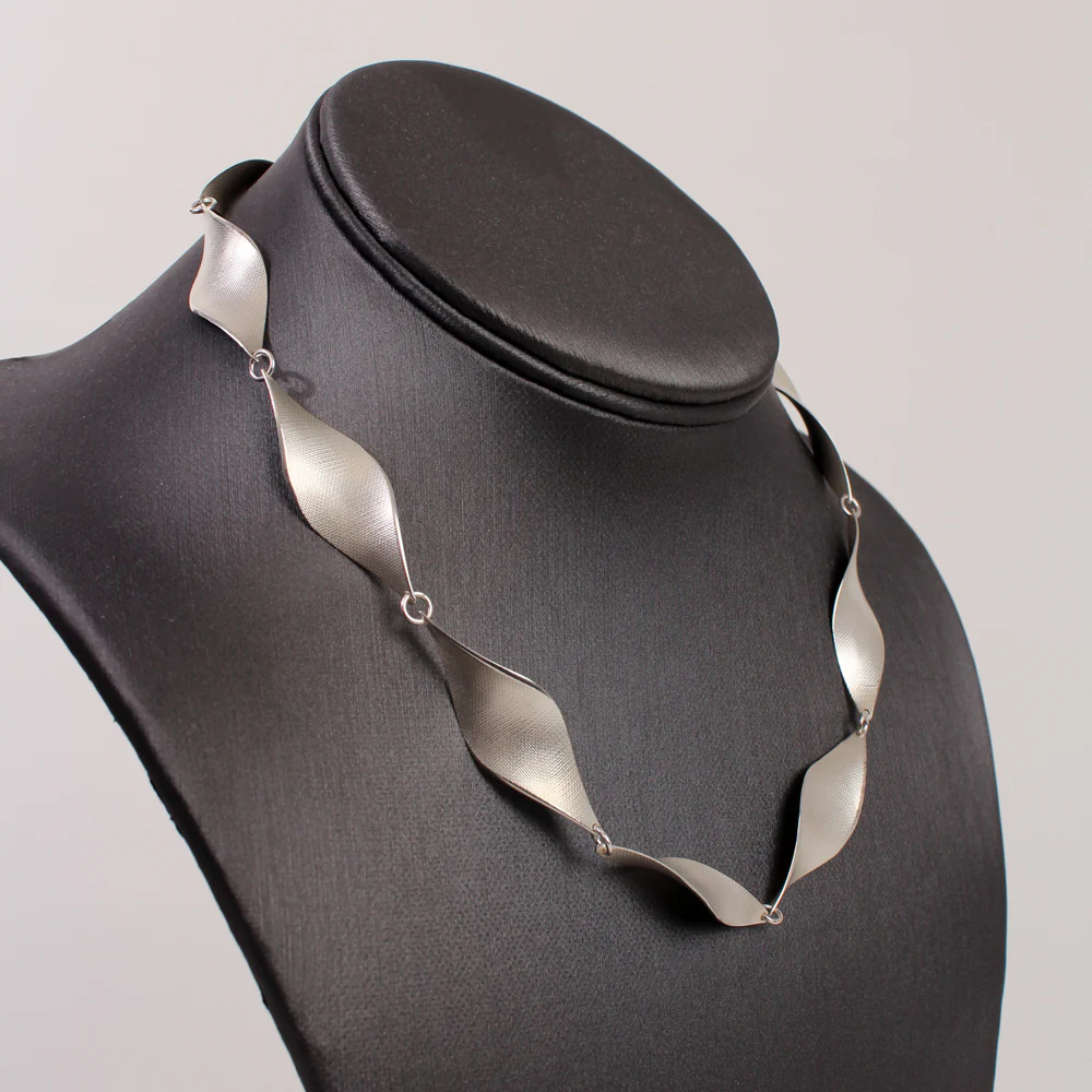 Textured Twists Necklace - Image 3